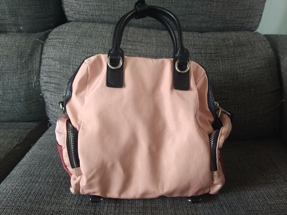 Mala Parfois faltam as alças p/ usar como mochila