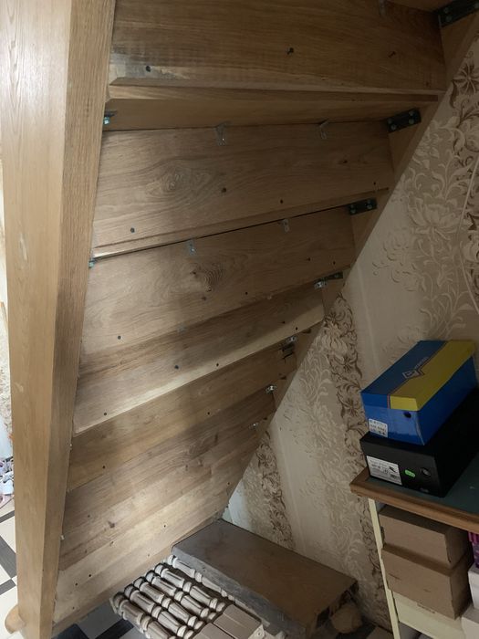 Сходи дубові лаковані