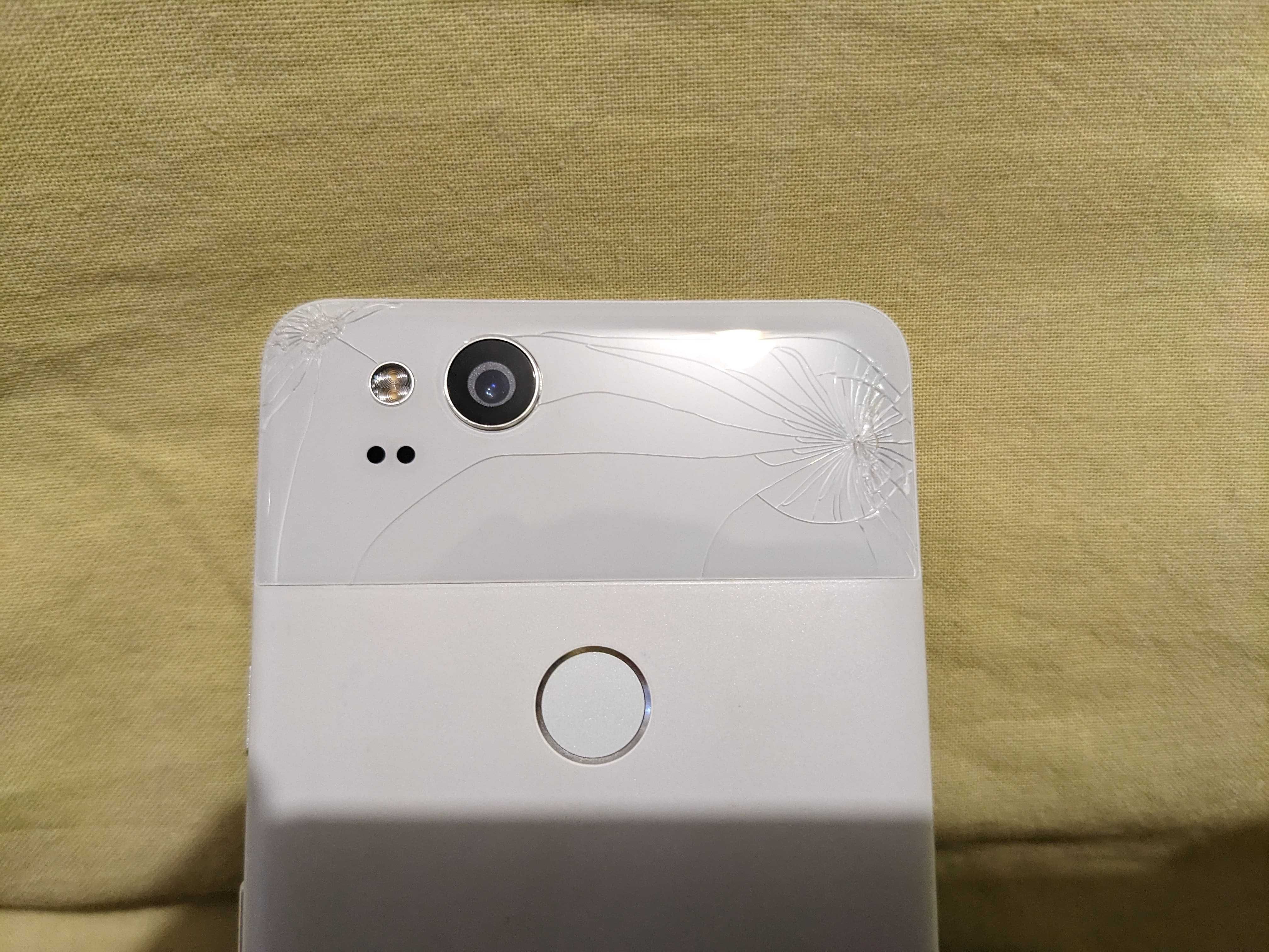 Смартфон Google Pixel 2