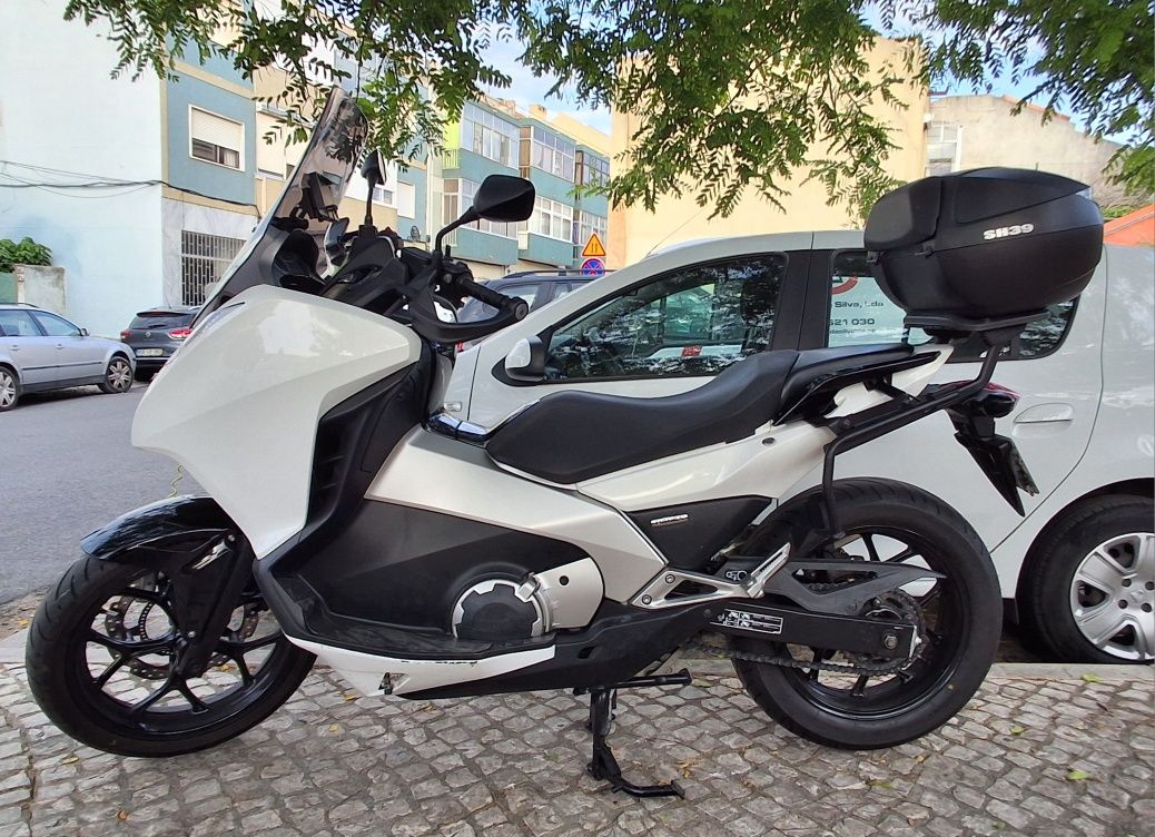 Honda Integra NC700D