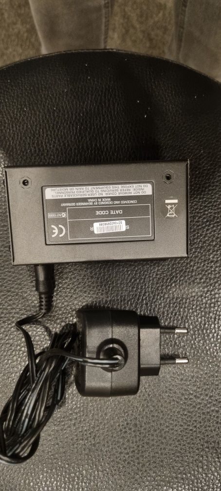 Wzmacniacz słuchawkowy HA400 Behringer + zasilacz