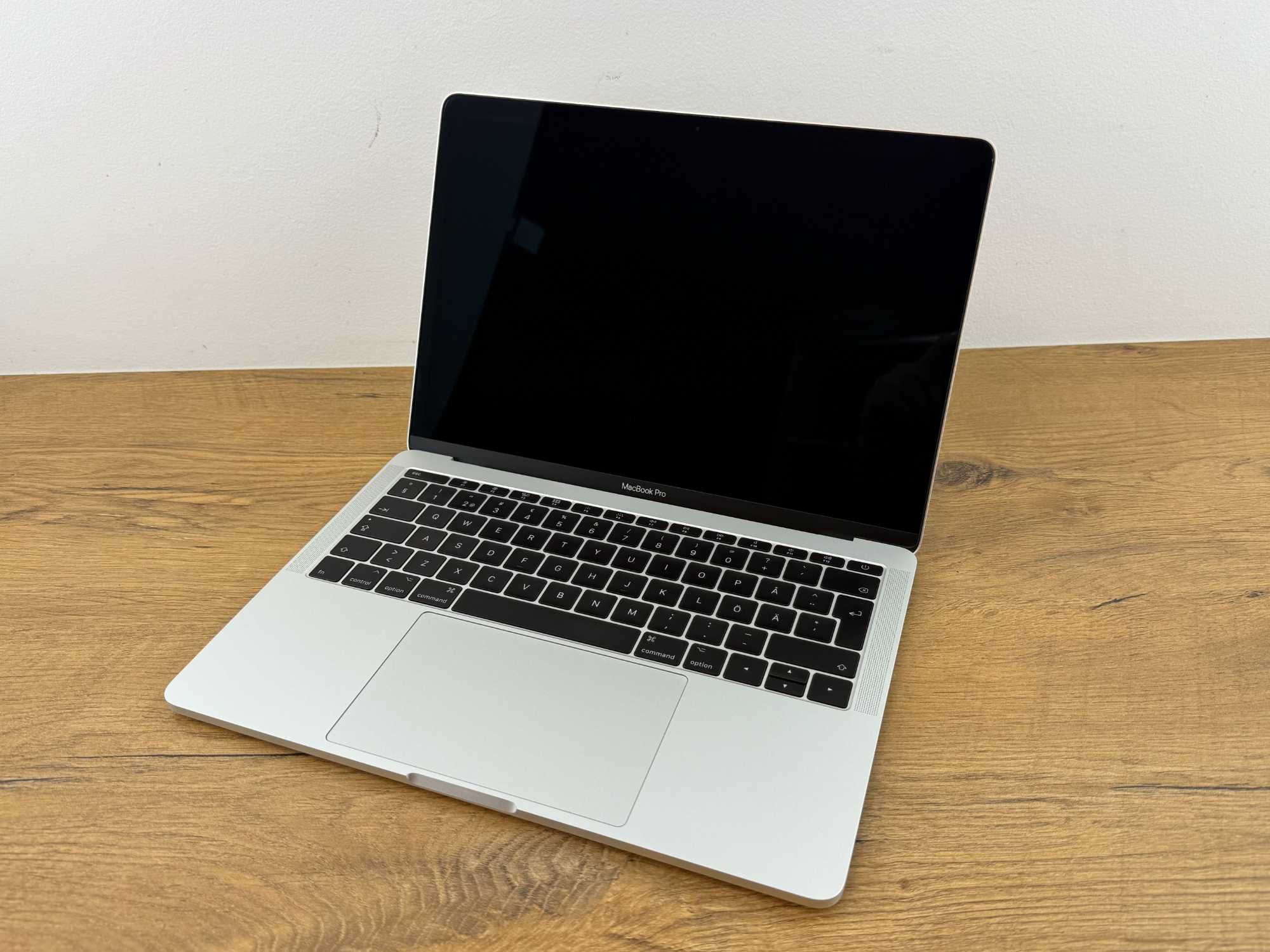 Apple MacBook PRO 13 CORE i5 2.30GHz, 8GB RAM, SSD 240GB, BATERIA 167c