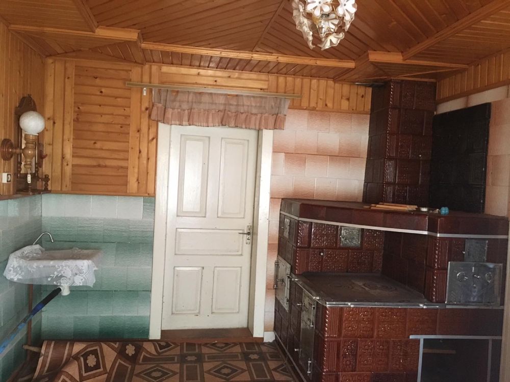 Будинок з земельною ділянкою