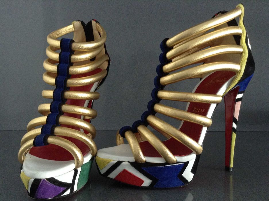 sandálias louboutin