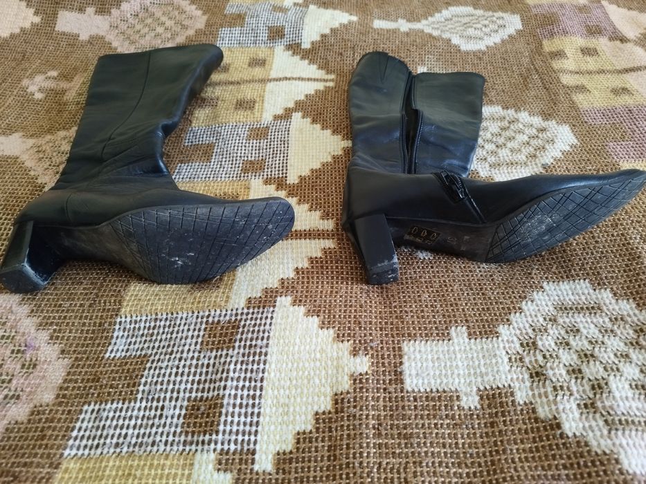 Botas de senhora em pele