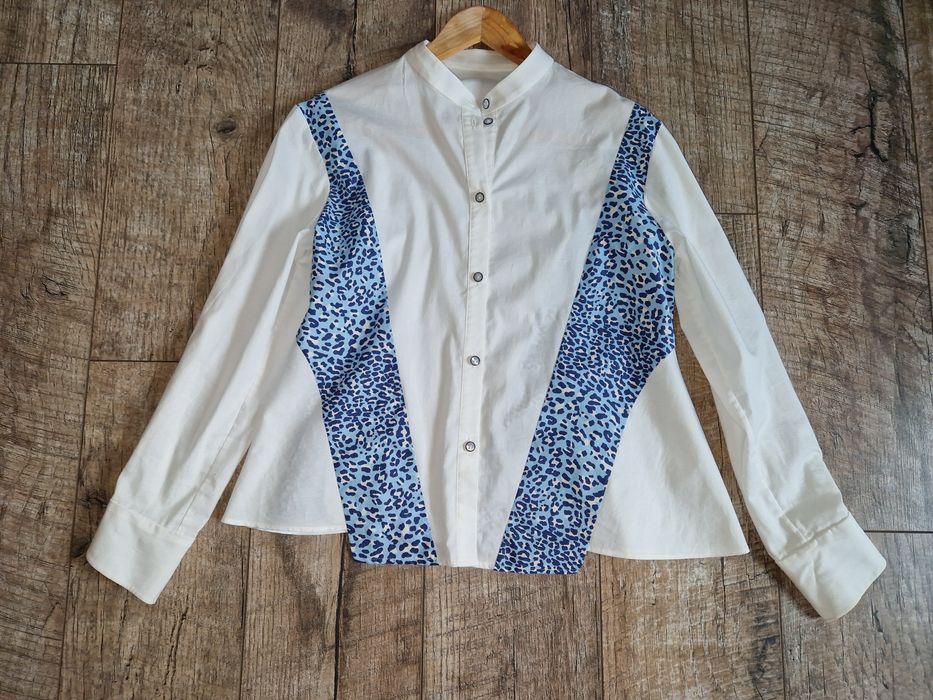 Жіноча сорочка зі стійкою коміром