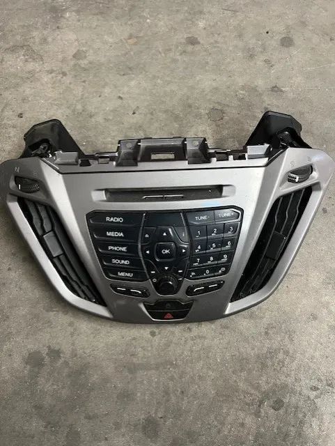 Painel do radio ford transit Custom