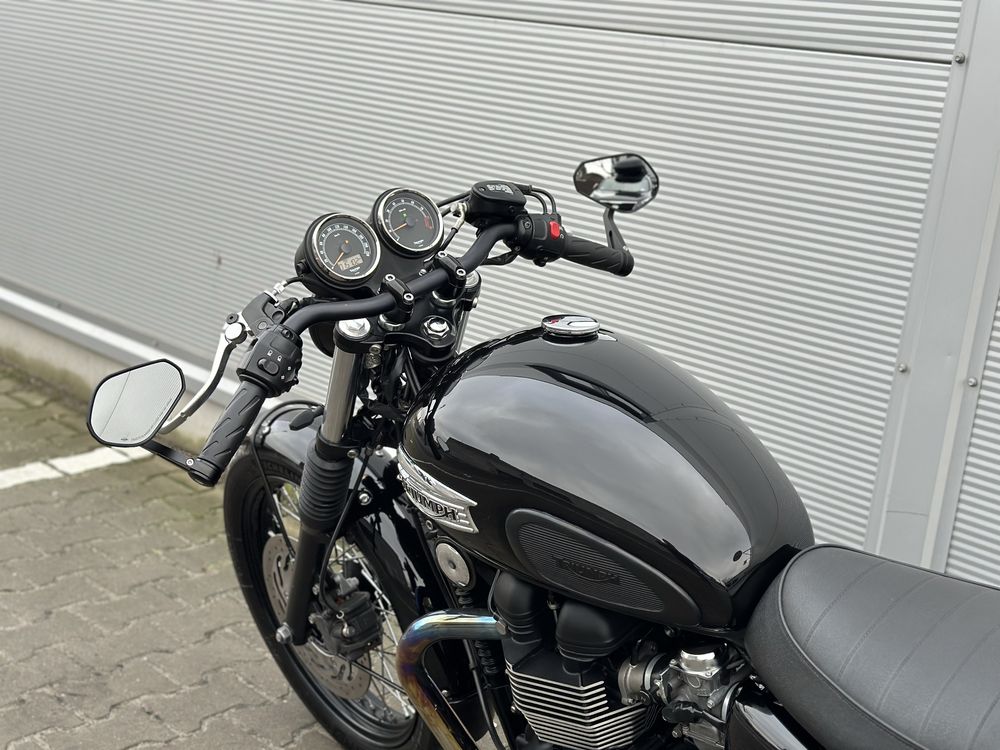 Triumph Bonneville T100 z 2015r Niemcy piekny ksiazki serw