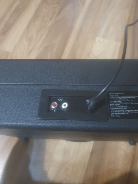 Winylowy gramofon 3-biegowy, 33/45/78 obr./min w stylu walizki z Bluet