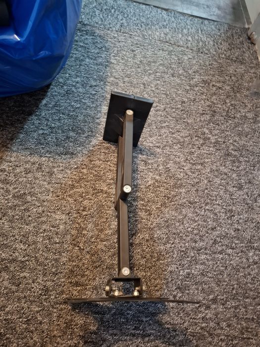 Uchwyt ścienny do Tv 48 cali.