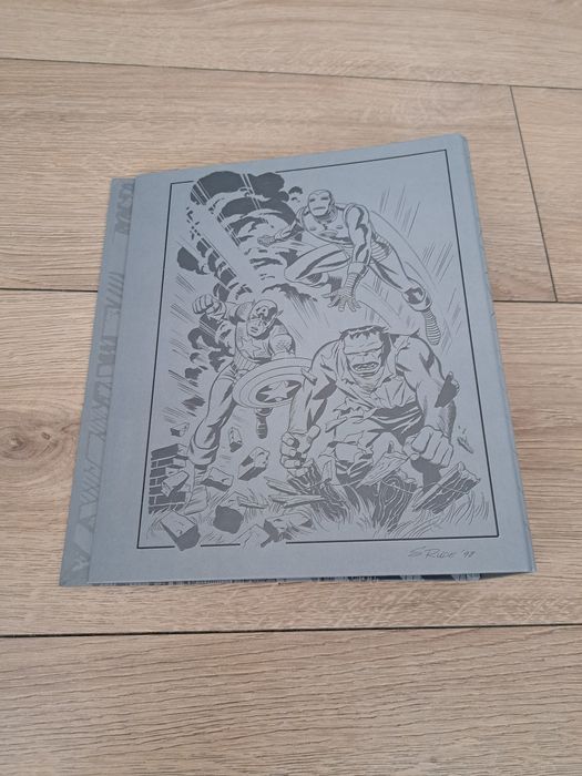 Segregator na magazyny Marvel (24 x 28 x 6 cm)