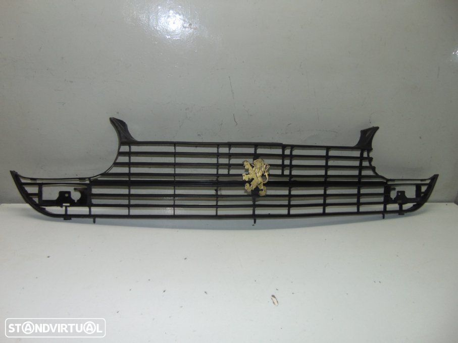Peugeot 204 - grelha frontal