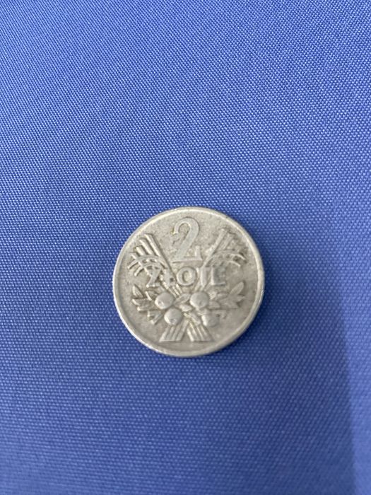 Moneta 2 zł z jagodami z 1974 roku