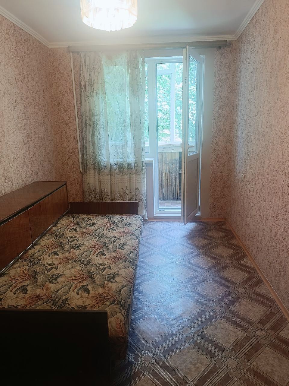 Сдам 3х.к. квартиру м. 23 Августа. Деревянко 24.