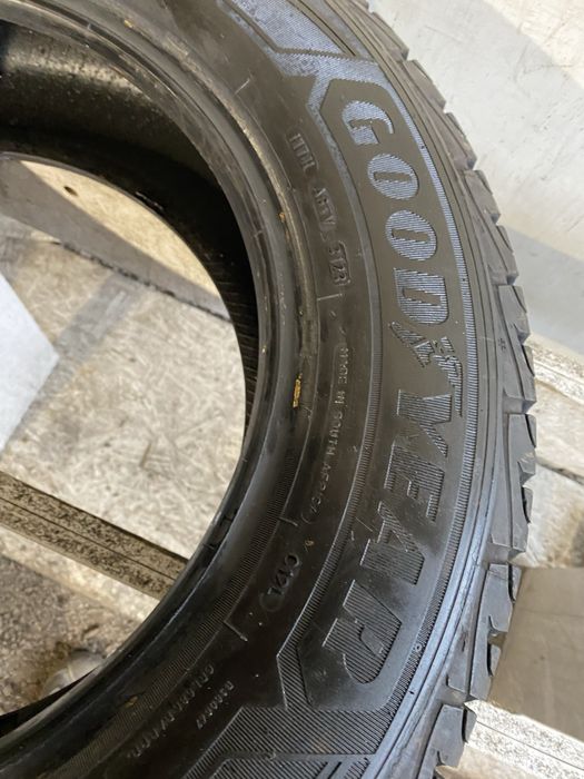 Opona pojedyncza 215/65/16c GoodYear Ultra Grip cargo