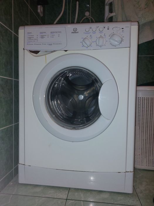 Продам пральну машину Indesit