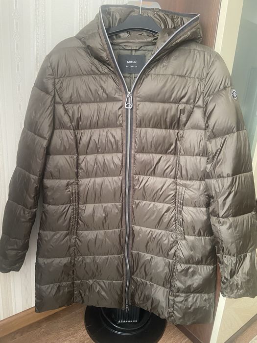 Куртка на пуху жіноча