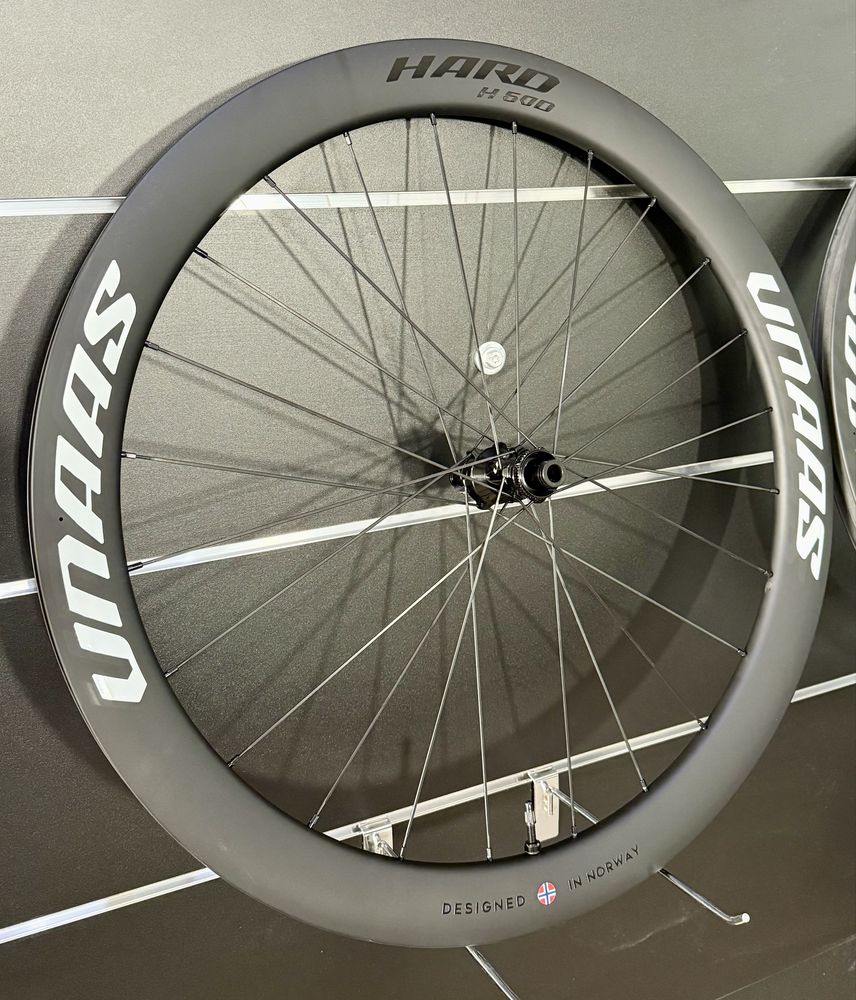 CARBONOWY zestaw kòł szosowych UNAAS HARD H50disc