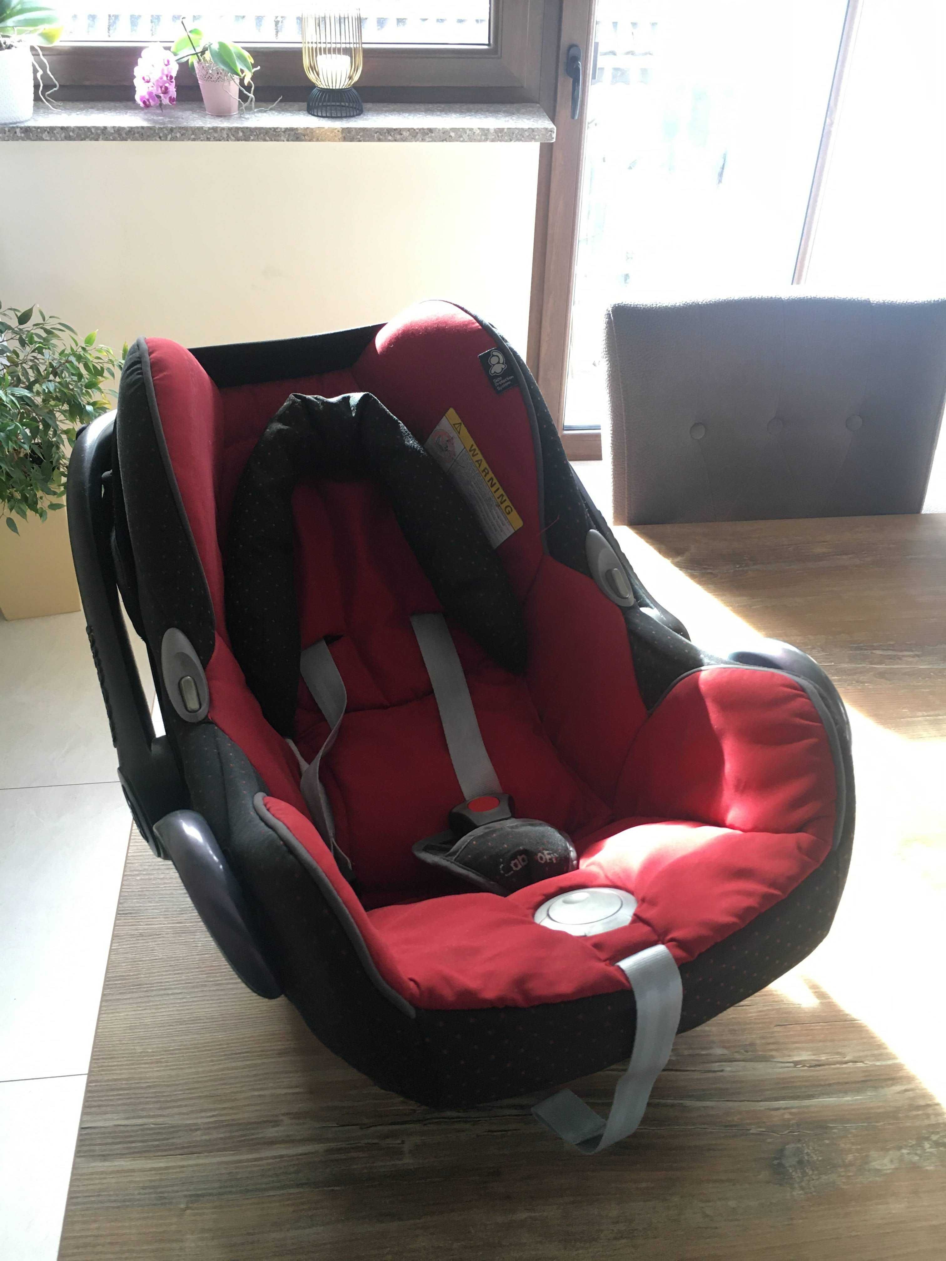 Fotelik nosidelko Maxi Cosi Cabrio z bazą EasyFix na ISOFix