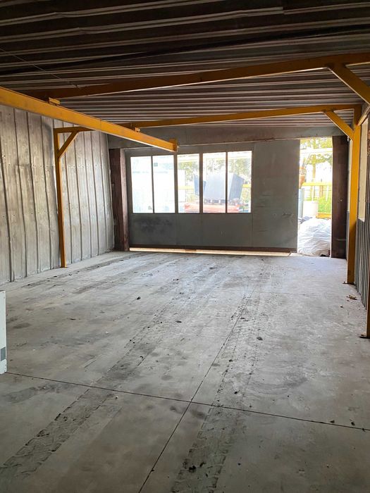 Wynajem pomieszczeń z maszynami do obróbki metalu