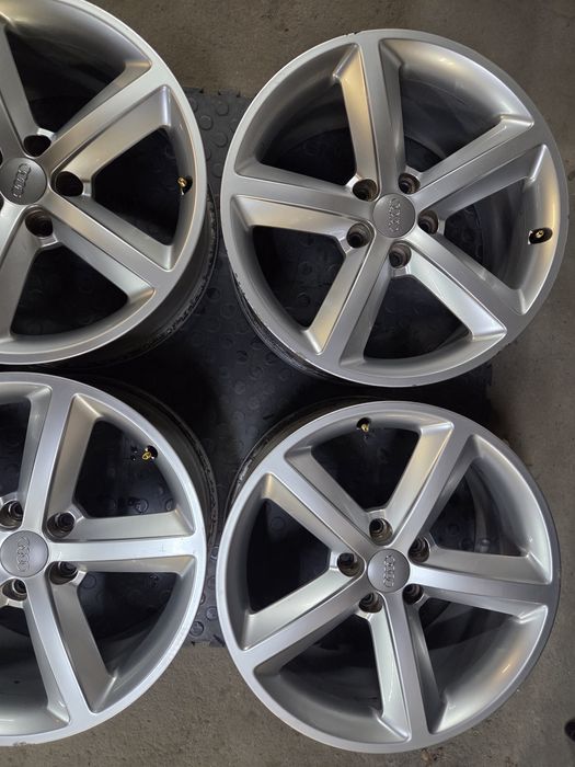 Felgi Aluminiowe 5x112 8Jx18 ET47 Audi A3 A4 A6 Q5
