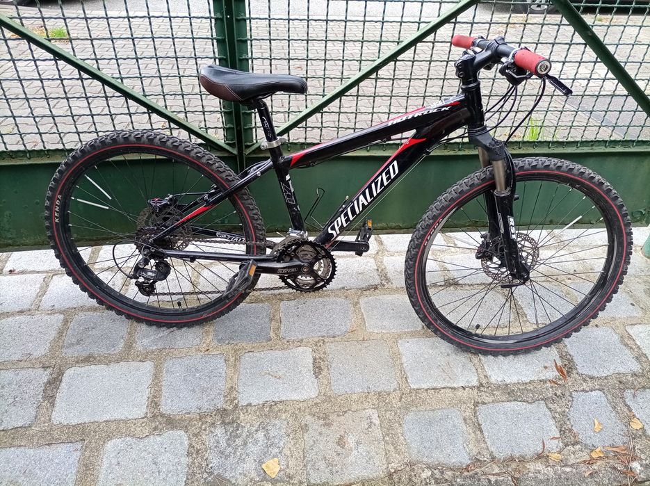 Rower dziecięcy Specialized Hotrock 24 całe, rama aluminiowa 13,5 cala