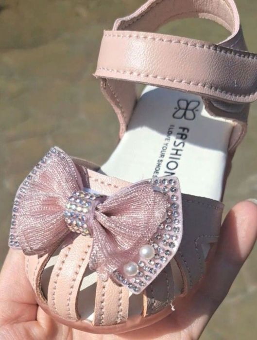 Босоніжки для дівчинки