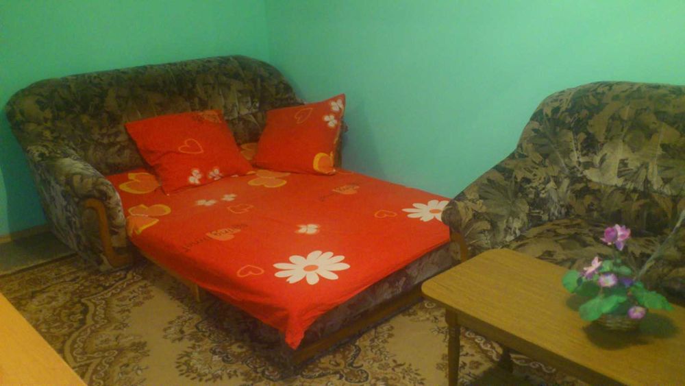 Диван і 2 крісла по 3200 - комплект м`яких меблів б/у в гарному стані