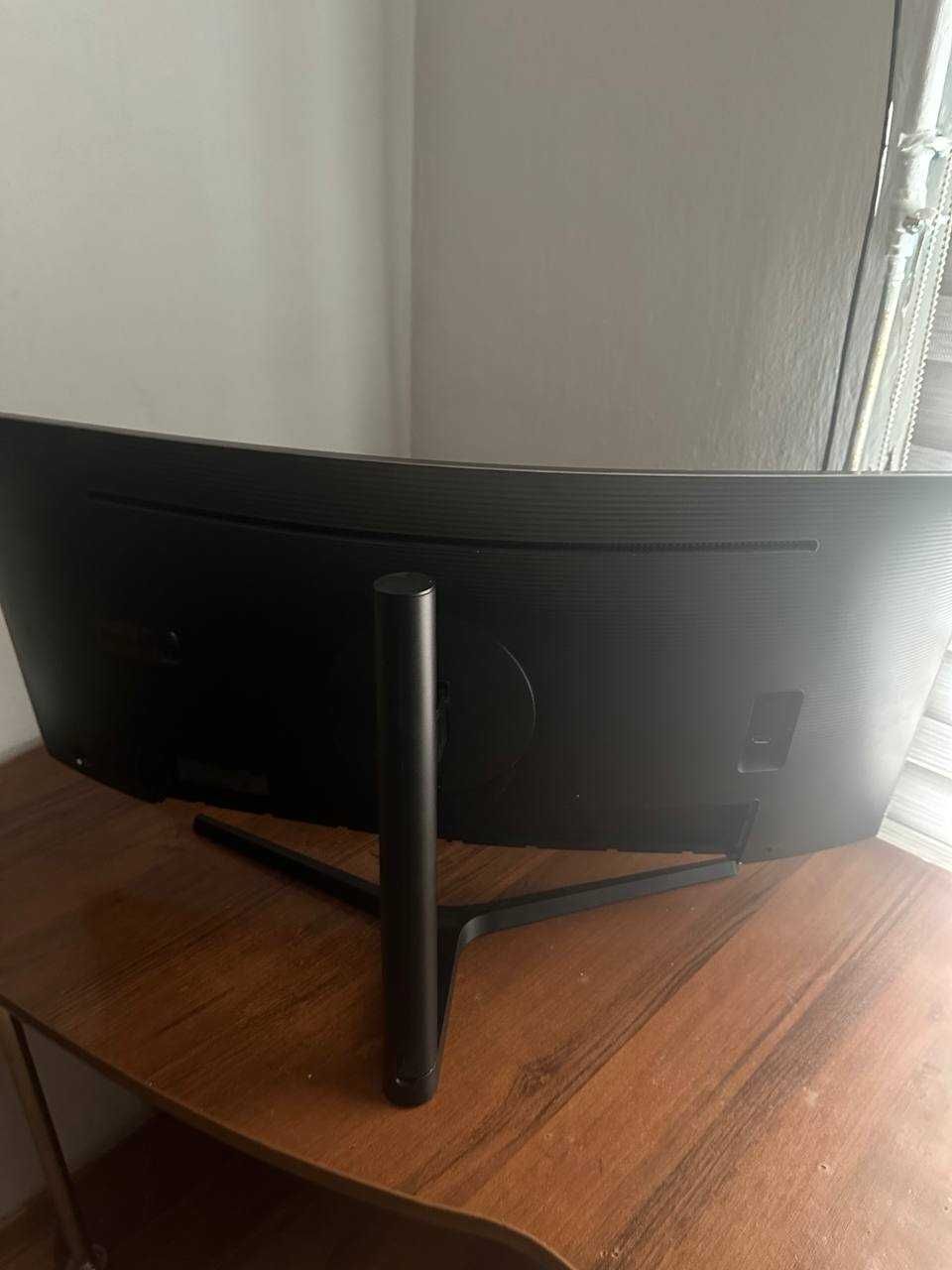 Монітор 34" Samsung Curved C34H890