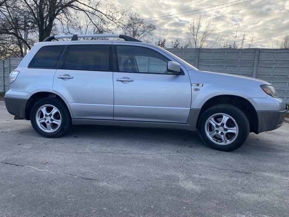 Продам Mitsubishi Outlander 1