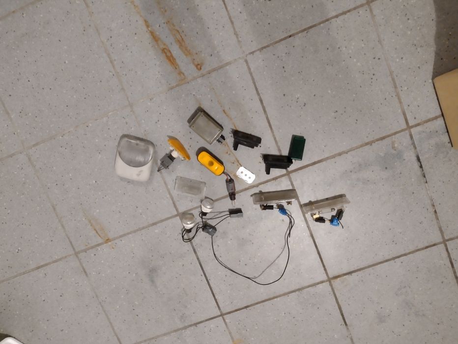 Plastiki lampka cabrio,przycisk ,tunel włączniki saab 900 krokodyl