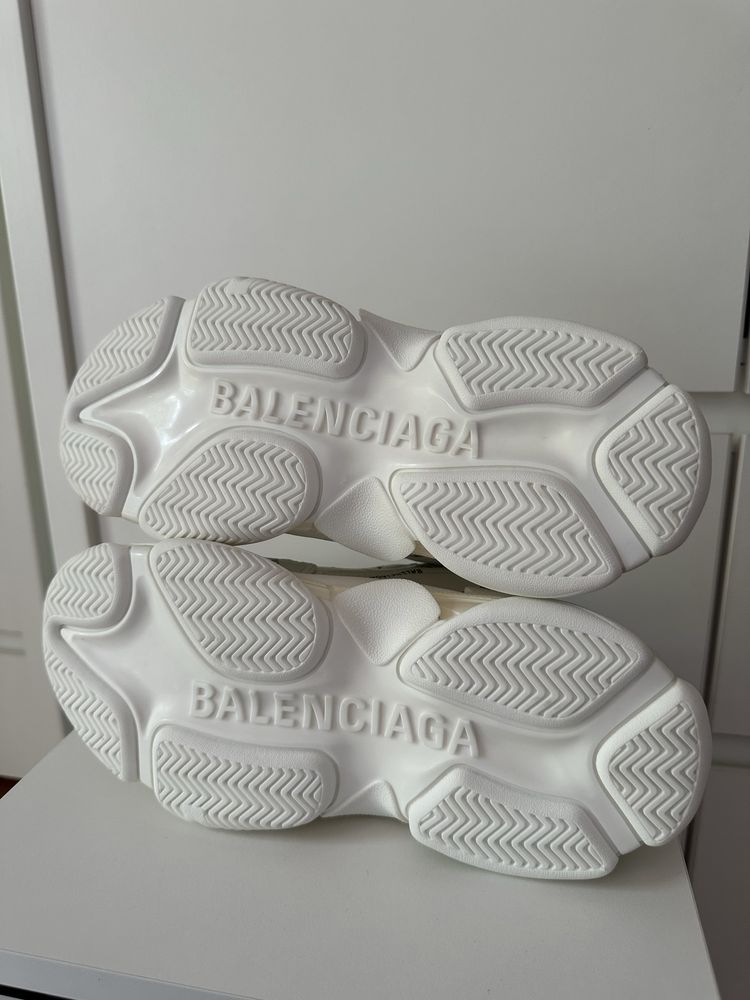 Balenciaga Triple S Allover Logo białe Buty Sneakersy