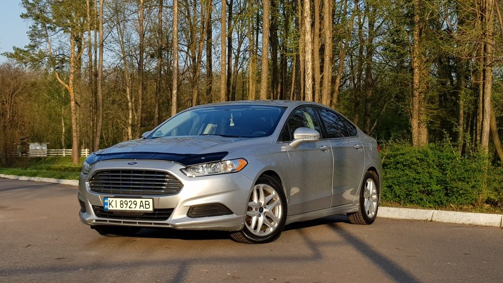 Ford Fusion SE 2015 рік в гарному стані