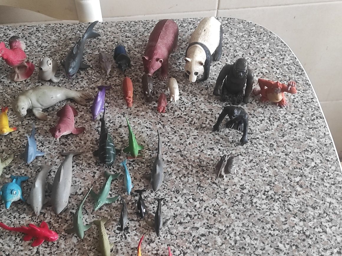 Miniaturas de animais selvagens e do Mar