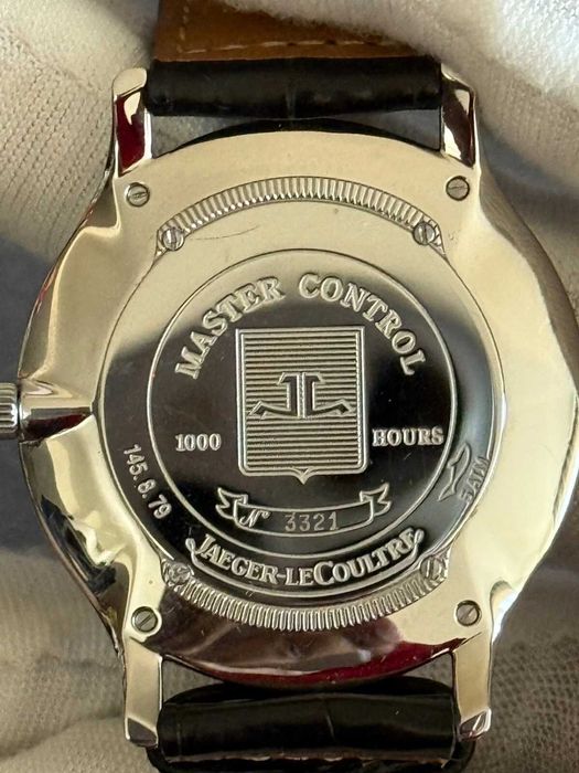 Relógio Jaeger-LeCoultre Master Ultra Thin, modelo 145.8.79, 34 mm