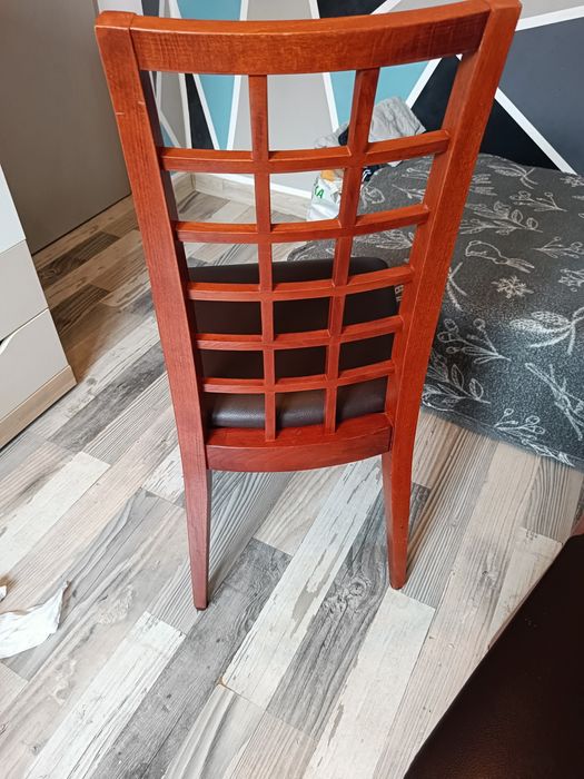 4 Krzesła drewniane