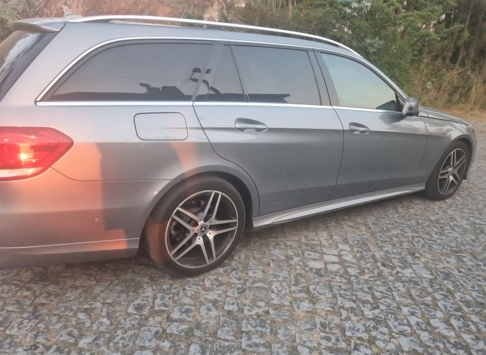 Mercedes e 300 a brilhar
