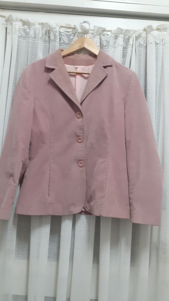 Blazer em veludo rosa tamanho 46 espanhol medio