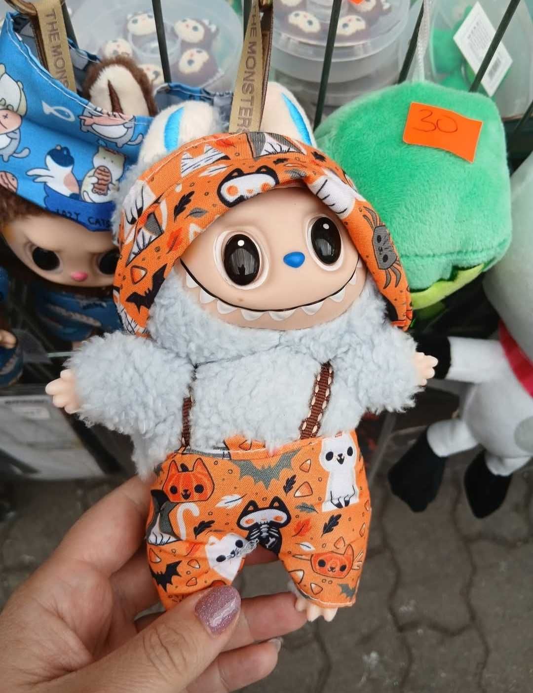Labubu w  ubrankach