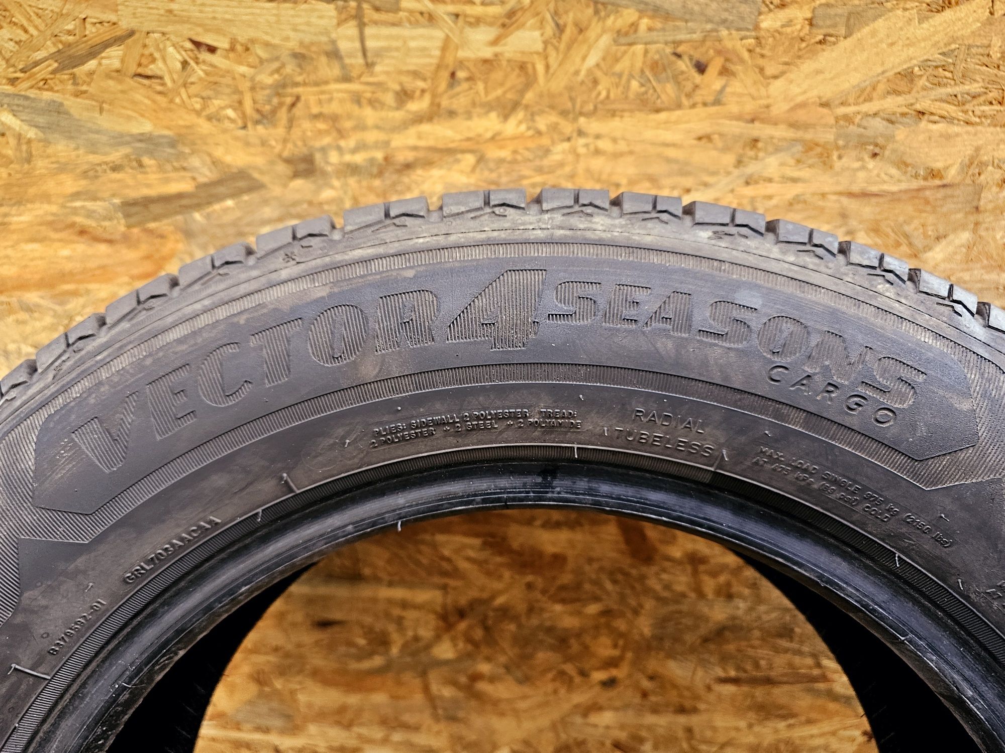 BDB Stan!!  7,4mm. 205/65 r16C Goodyear Vector 4Seasons Cargo