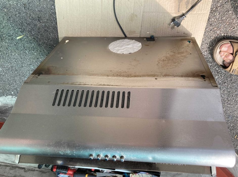 Кухонная вытяжка Pyramida WH10-50 (стальная, пищит мотор)