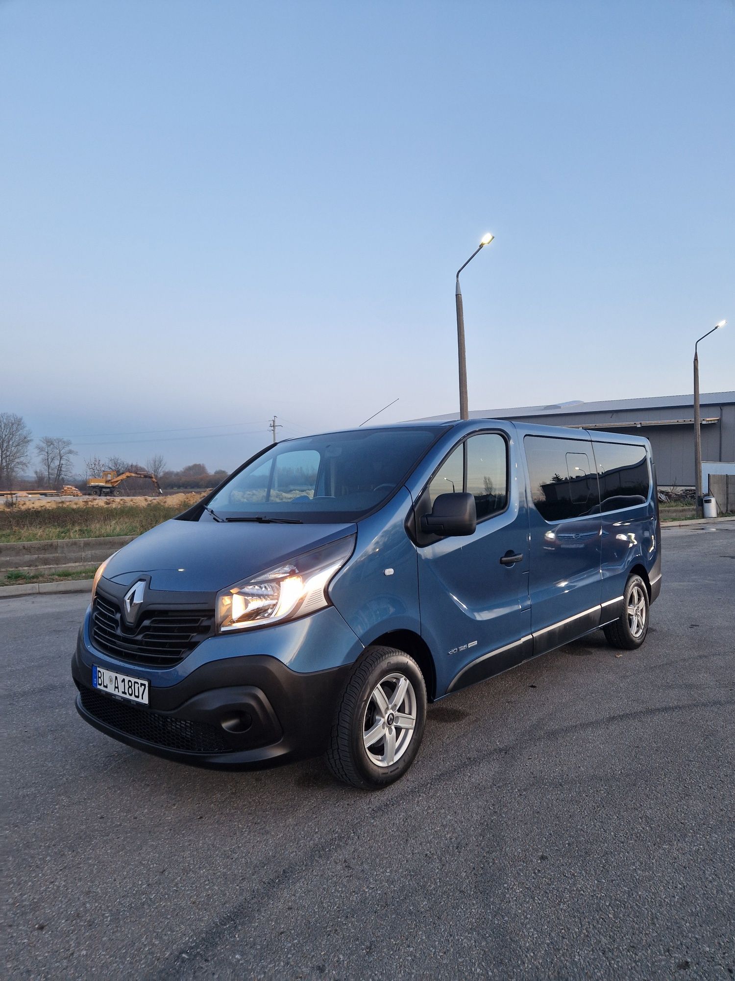 Wynajmę busa 9 osobowy wypożyczalnia Wynajem transport