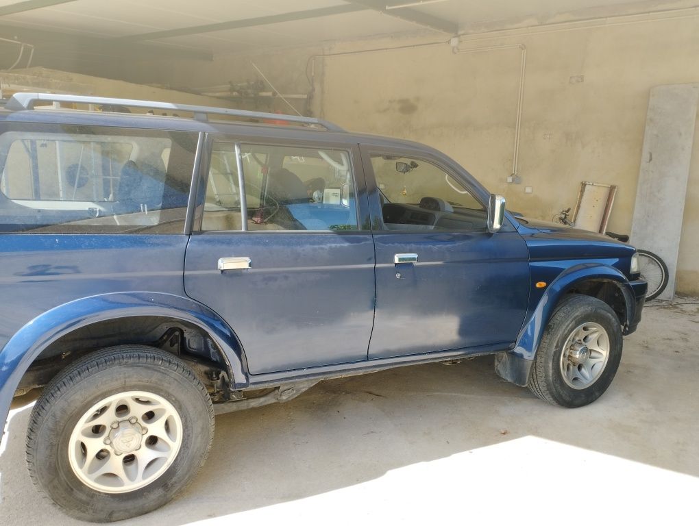 Mitsubishi Pajero SW