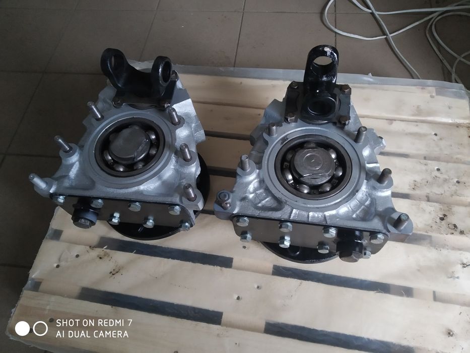 Бортовий редуктор переднього ведучого моста Т-40