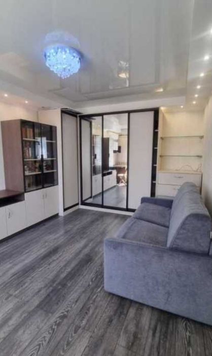 Срооочно Повітрофлотський проспект   52 метри  63000