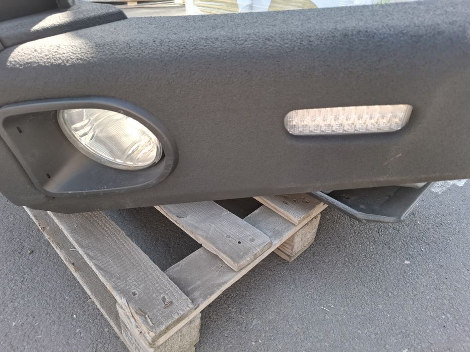 Zerzak przedni Toyota Hillux
