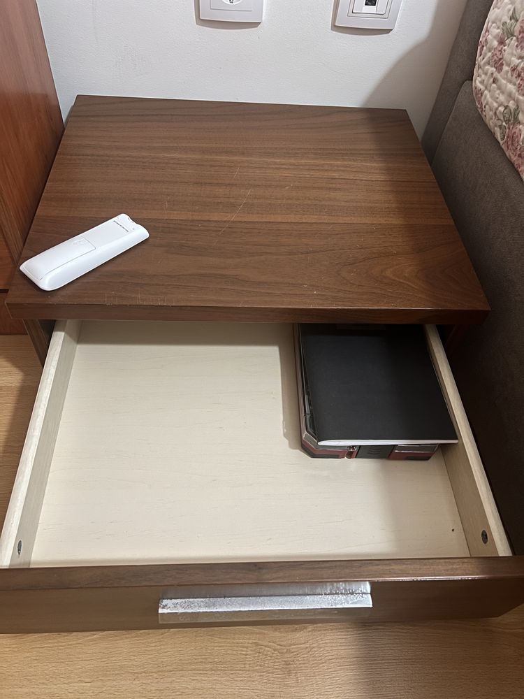 Mesa de cabeceira