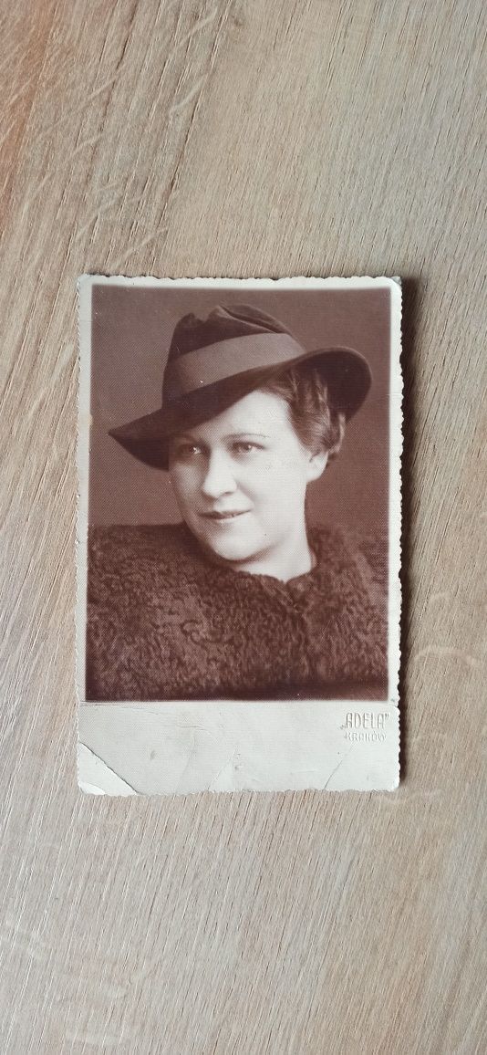 Fotografie z krakowskich atelier - 3 sztuki.