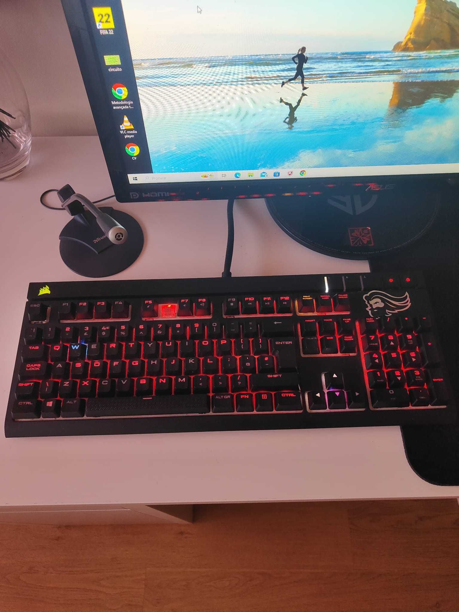 Teclado gaming eletrónico