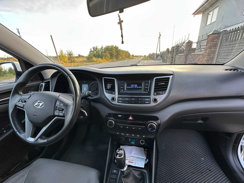 HYUNDAI Tucson 2017 рік
